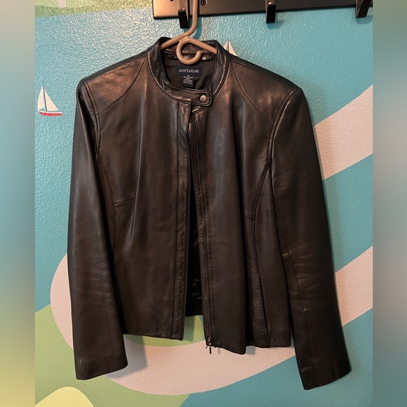 🖤 Ann Taylor Vintage Black Leather Jacket 🖤 - Picture 3 of 9